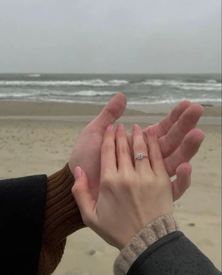 Couple Hand Pic Couple Hand Pic