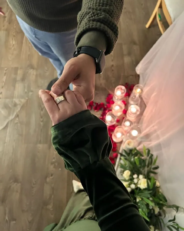 Couple Hand Pic Couple Hand Pic