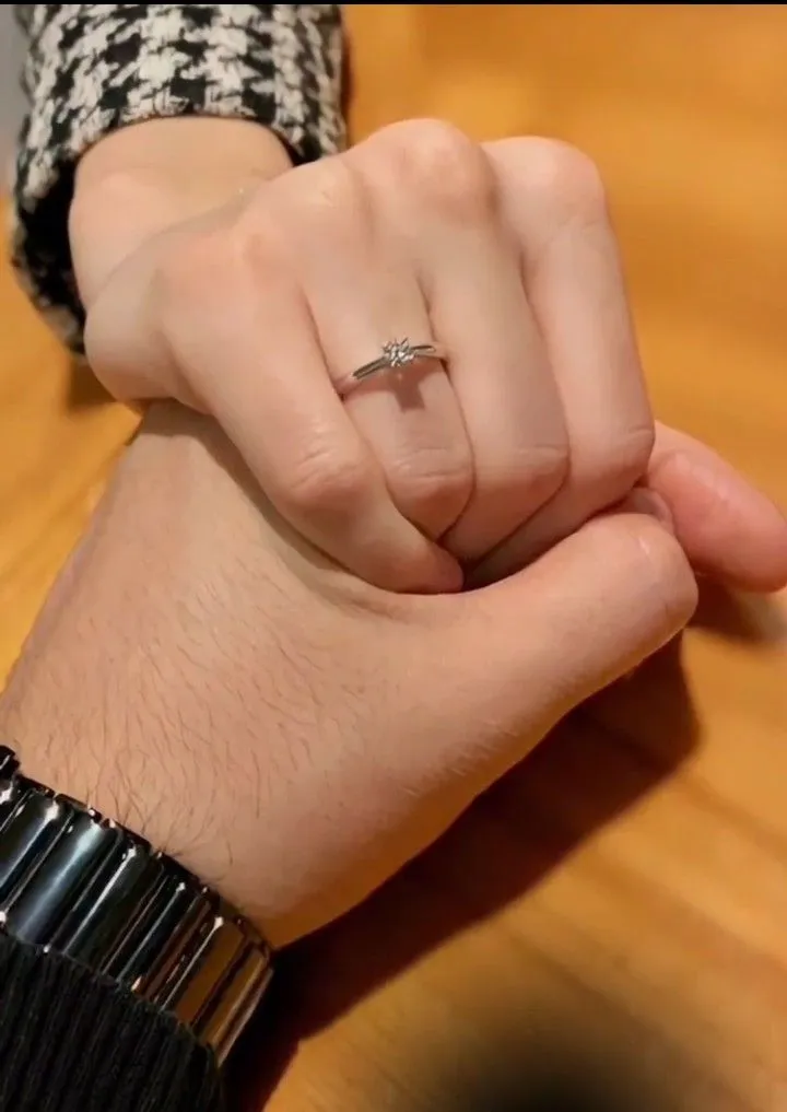 Couple Hand Pic Couple Hand Pic
