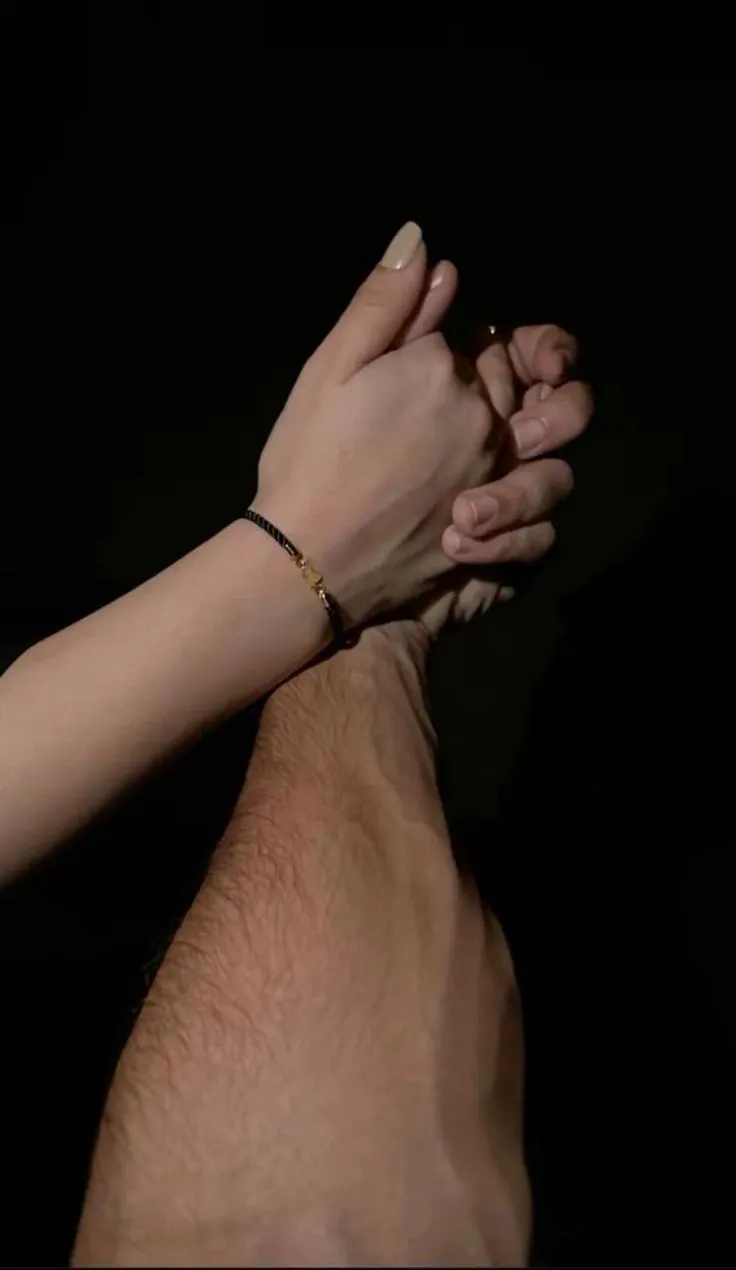 Couple Hand Pic Couple Hand Pic