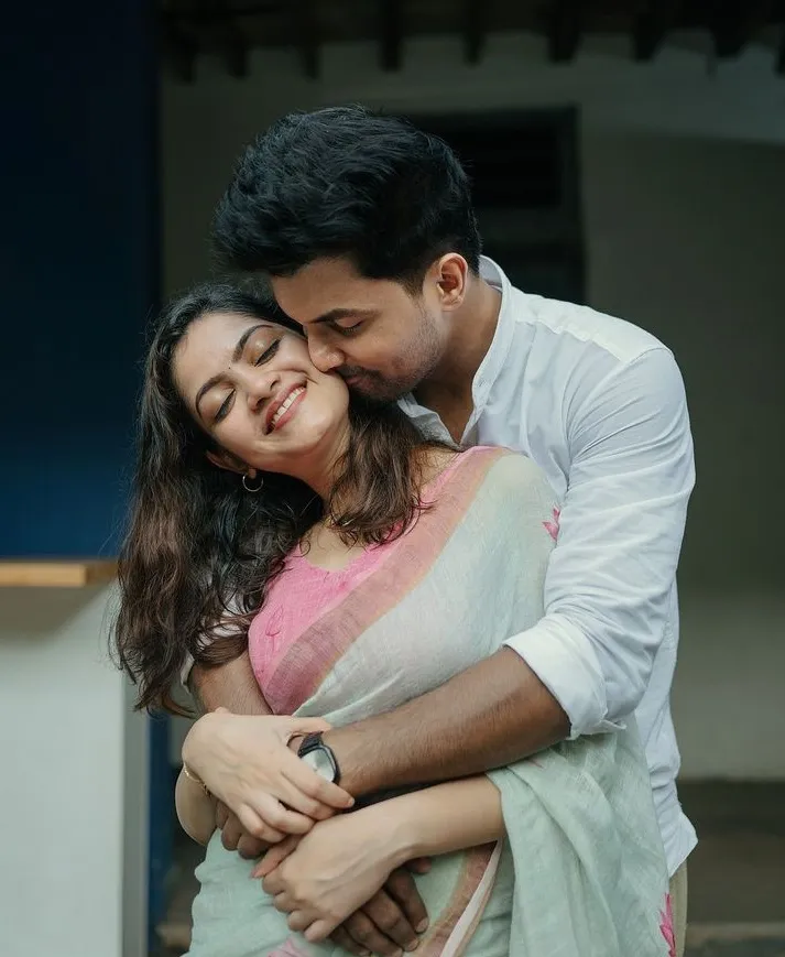 Couple Hug Images​