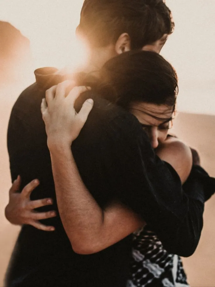 Couple Hug Images​