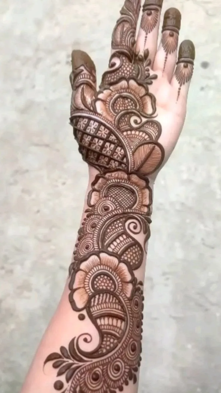 Latest Arabic Mehndi Design Photos