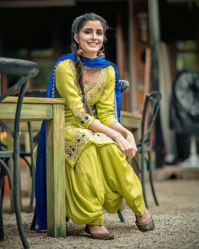 punjabi girl pic for photo