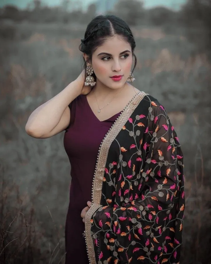 punjabi-girls-dp-8 Punjabi Girls Dp