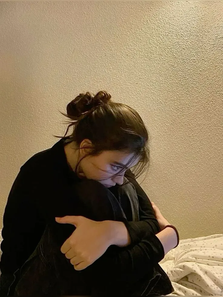 Sad Alone Girl Pics