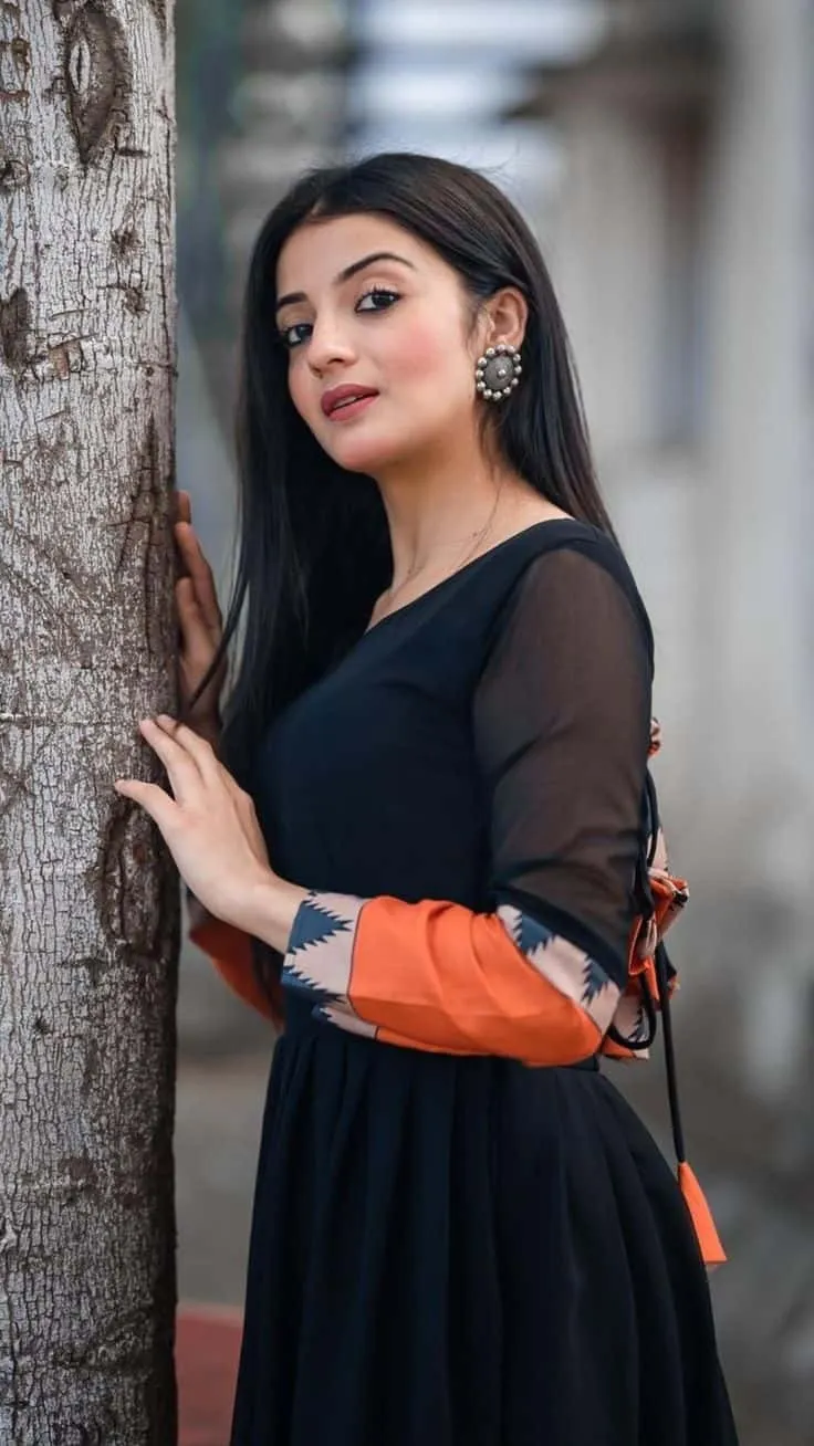 simple-girl-dp-for-instagram-7 Simple Girl Dp For Instagram