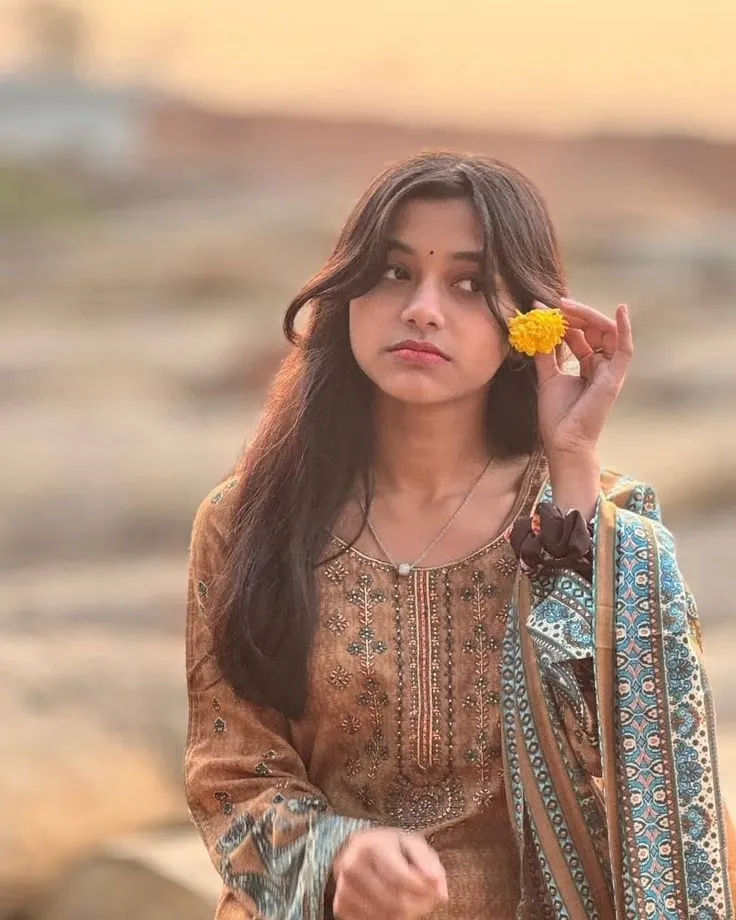 Simple Girl Images