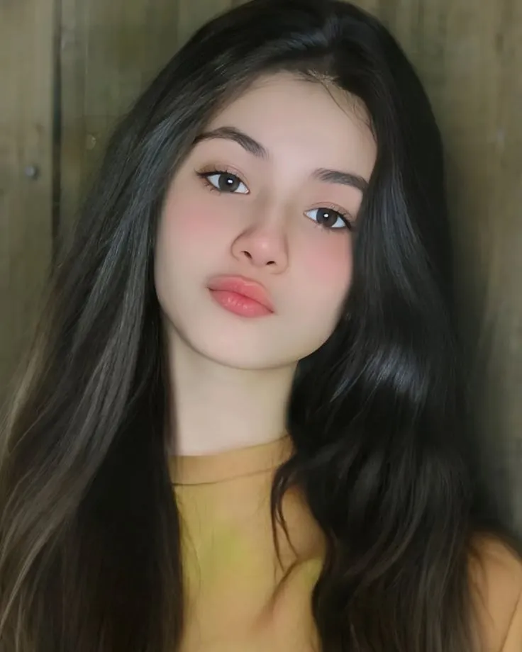 Simple Girl Photos