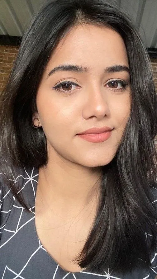 Simple Indian Girl Dp